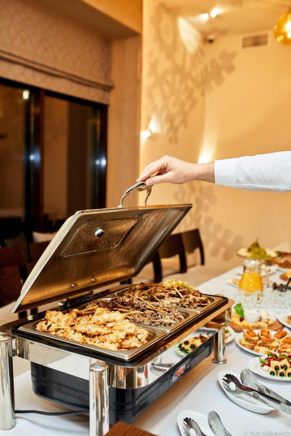 Optima Collection Park Hotel Ivano-Frankivsk Luaran gambar