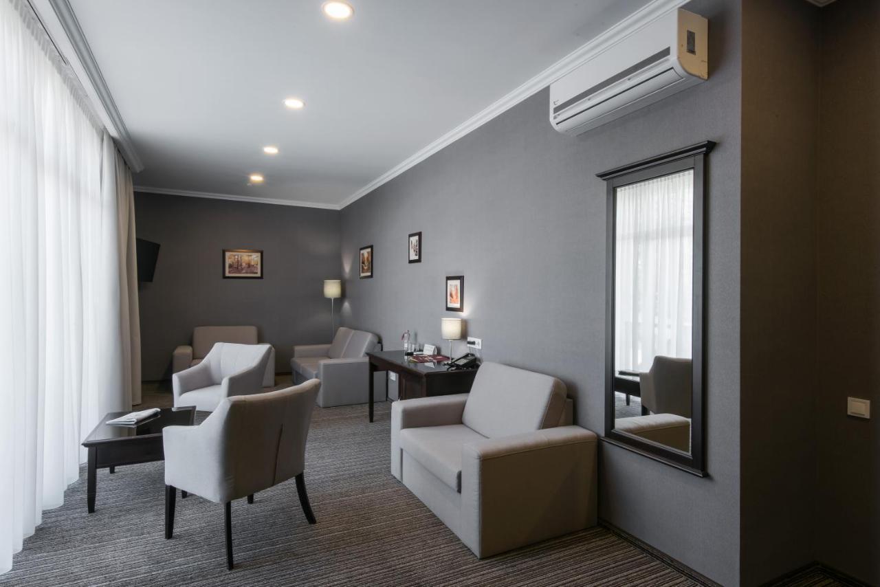 Optima Collection Park Hotel Ivano-Frankivsk Luaran gambar
